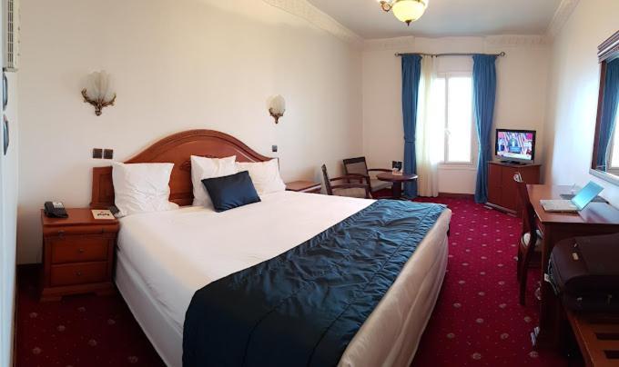 Hotel El Djazair El Mouradia Bagian luar foto