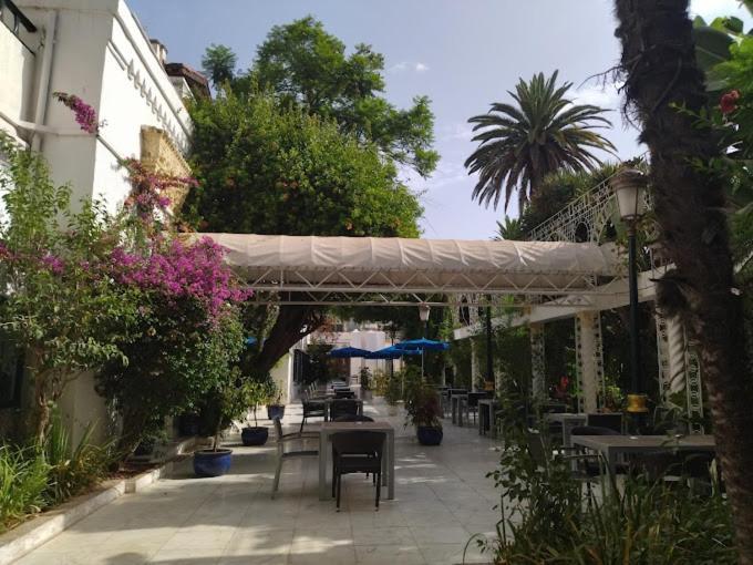Hotel El Djazair El Mouradia Bagian luar foto