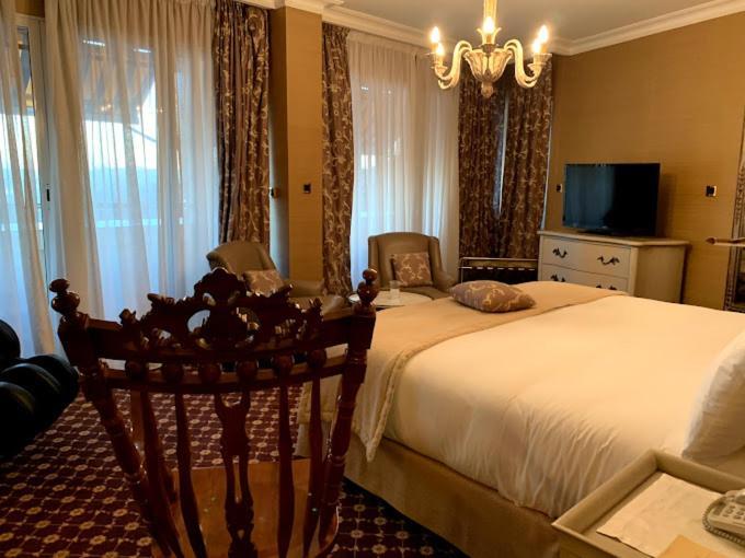 Hotel El Djazair El Mouradia Bagian luar foto