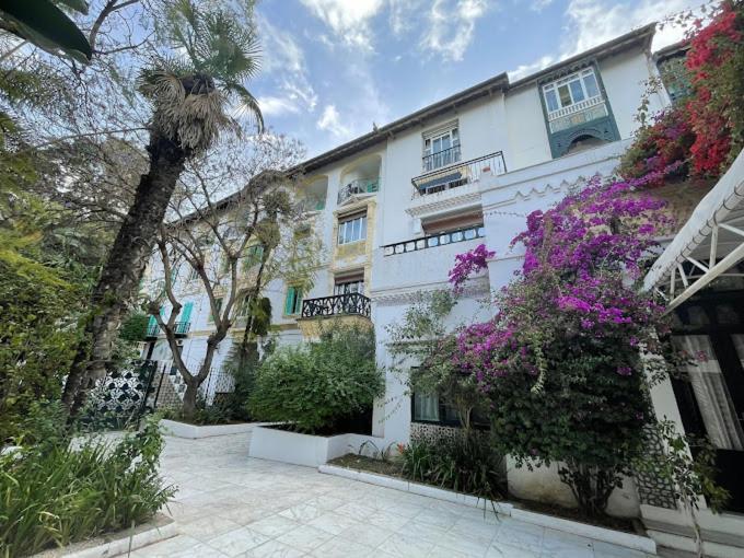 Hotel El Djazair El Mouradia Bagian luar foto