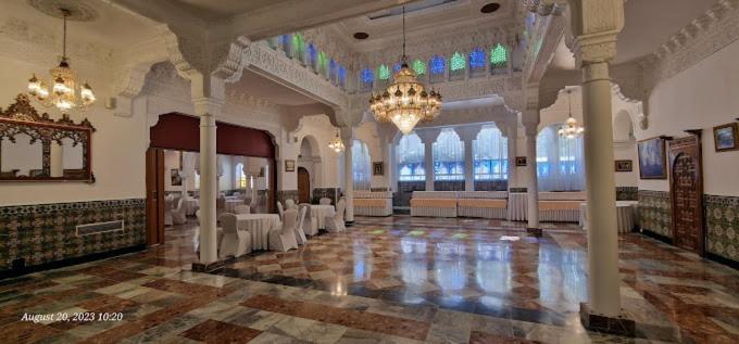 Hotel El Djazair El Mouradia Bagian luar foto